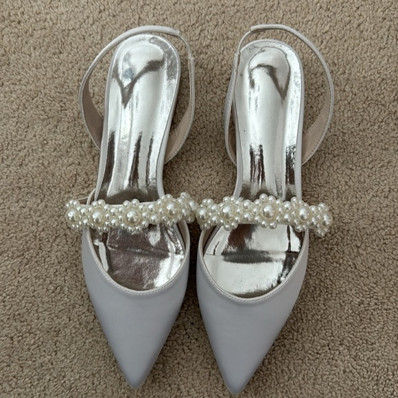 Up2Step White Pearl Embellished Satin Flats Slingbacks Pumps Closed Toe Flat - Picture 2 of 4
